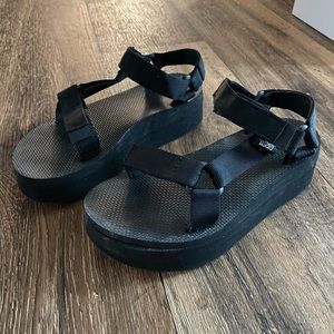 Teva Women's Flatform Universal Sandal